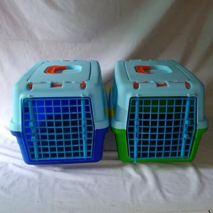 PET CARGO 2 PINTU PLASTIK